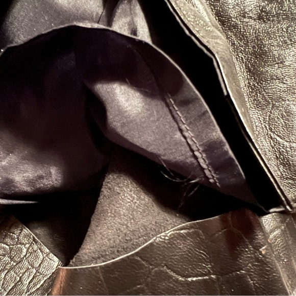 ⚡️Kenneth Cole: Embossed Leather (?) Pencil Skirt - Picture 7 of 7